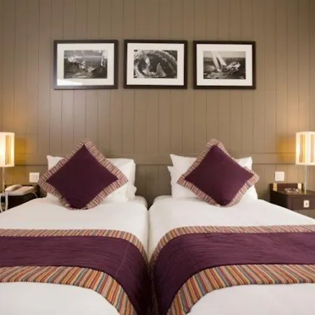 Mercure Centre Hotel 4*