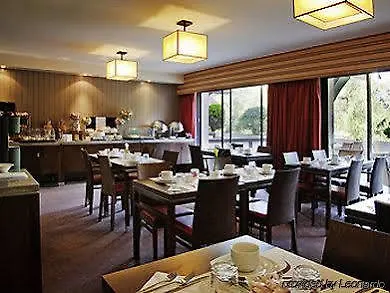 Mercure Centre Hotel 4*